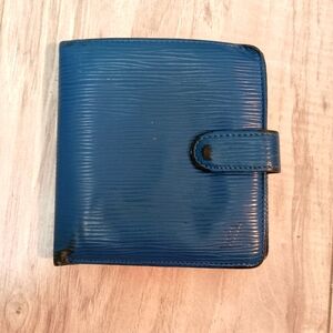 Louis Vuitton Blue Epi Leather Bifold Billfold Wallet / Snap Closure